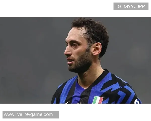 恰尔汗奥卢坚定表态愿意留守国米全力以赴为球队贡献力量 恰尔汗奥卢坚定表态愿意留守国米全力以赴为球队贡献力量