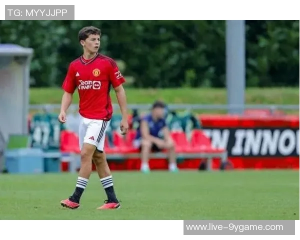 英格兰队今日训练迎来U20小将莱西塞缪尔坎贝尔强势加盟 英格兰队今日训练迎来U20小将莱西塞缪尔坎贝尔强势加盟