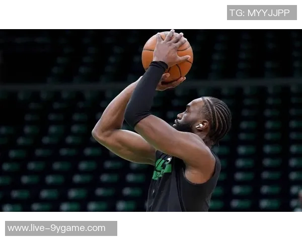 新的受害者曝光杰伦布朗发际线粉再引热议霍兰肩膀黑色伤痕引关注 新的受害者曝光杰伦布朗发际线粉再引热议霍兰肩膀黑色伤痕引关注