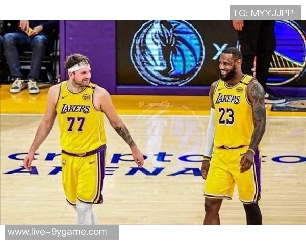 湖人阵容捉襟见肘仅剩十人出战背靠背对抗开拓者三名双向合同球员参战 湖人阵容捉襟见肘仅剩十人出战背靠背对抗开拓者三名双向合同球员参战