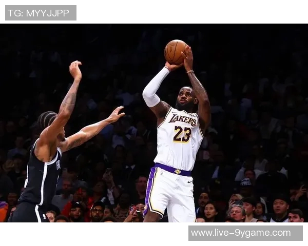 詹姆斯专注提升接球投篮能力预计无球打法将迎来生涯新高峰 詹姆斯专注提升接球投篮能力预计无球打法将迎来生涯新高峰