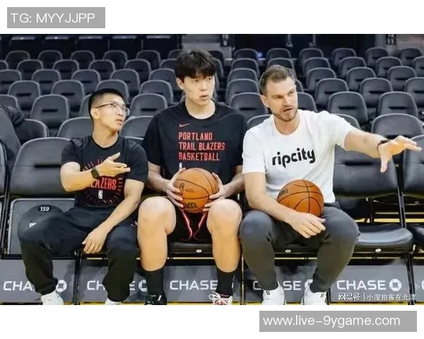 队记:斯普利特与里斯的讨论引发杨瀚森的意外提问时机引人关注 队记:斯普利特与里斯的讨论引发杨瀚森的意外提问时机引人关注