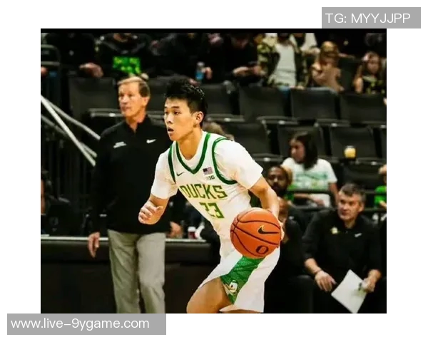 林葳脑后传球技惊四座德米尔接球轻松得分展现默契配合 林葳脑后传球技惊四座德米尔接球轻松得分展现默契配合