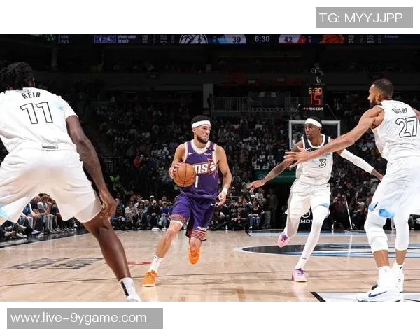 布克谈绝杀三分未中经历成长不后悔选择展现勇气与决心