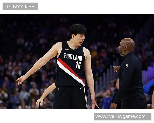 杨瀚森NBA杯赛最后时刻登场表现平平仅获1篮板未能得分