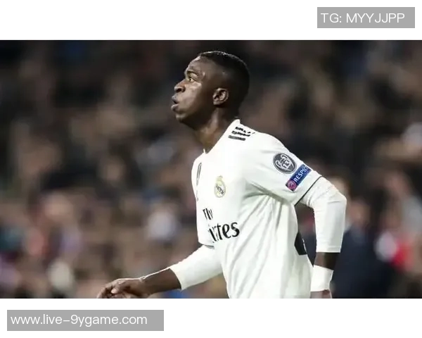 维尼修斯向皇马提出高额年薪和签字费要求欲与姆巴佩对标